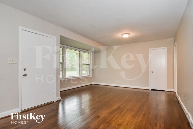 Photo - 3303 Canterbury St