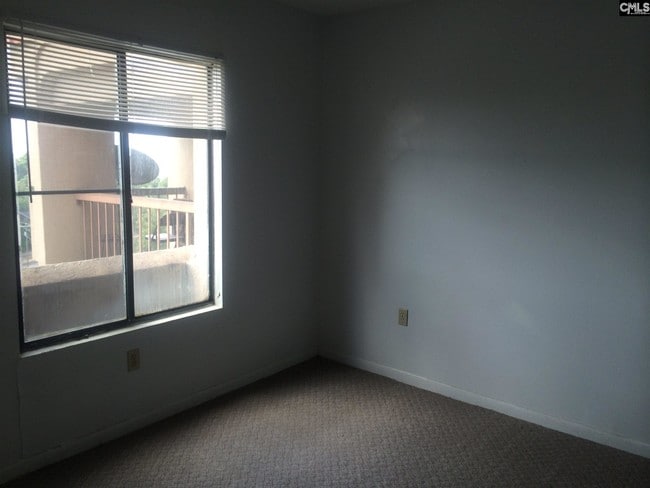 Photo - 1600 Park Cir