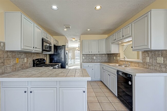 Photo - 13410 Lynnville Dr