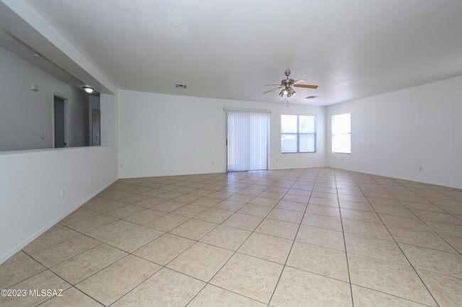 1892 W Bagley Way