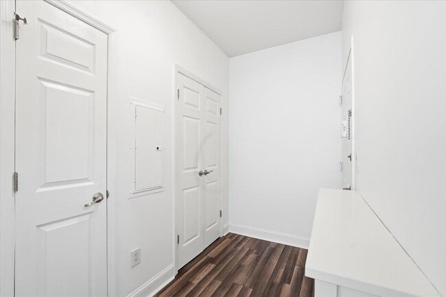 Photo - 318 54th St Unidad 1B