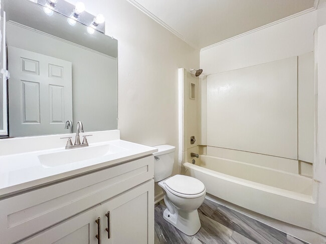 Photo - 7 Fox Hill Dr