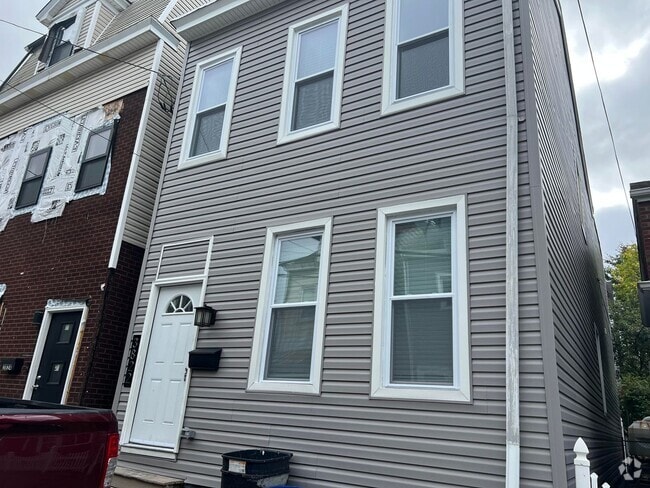 Building Photo - Lawrensville - House