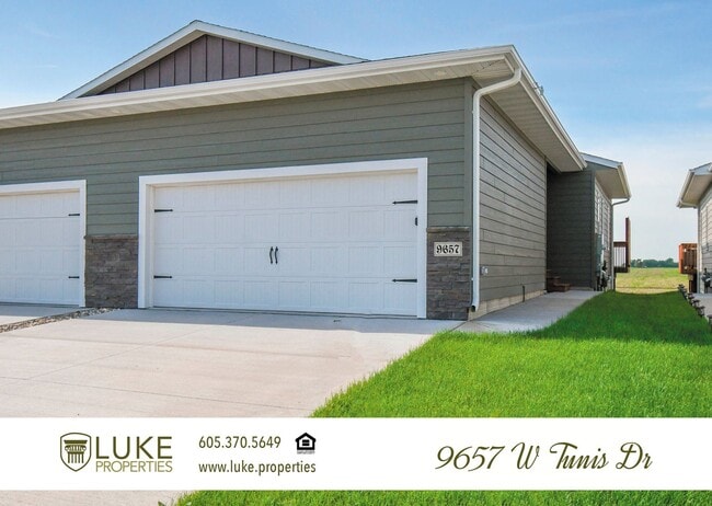 Building Photo - 9657 W Tunis Dr
