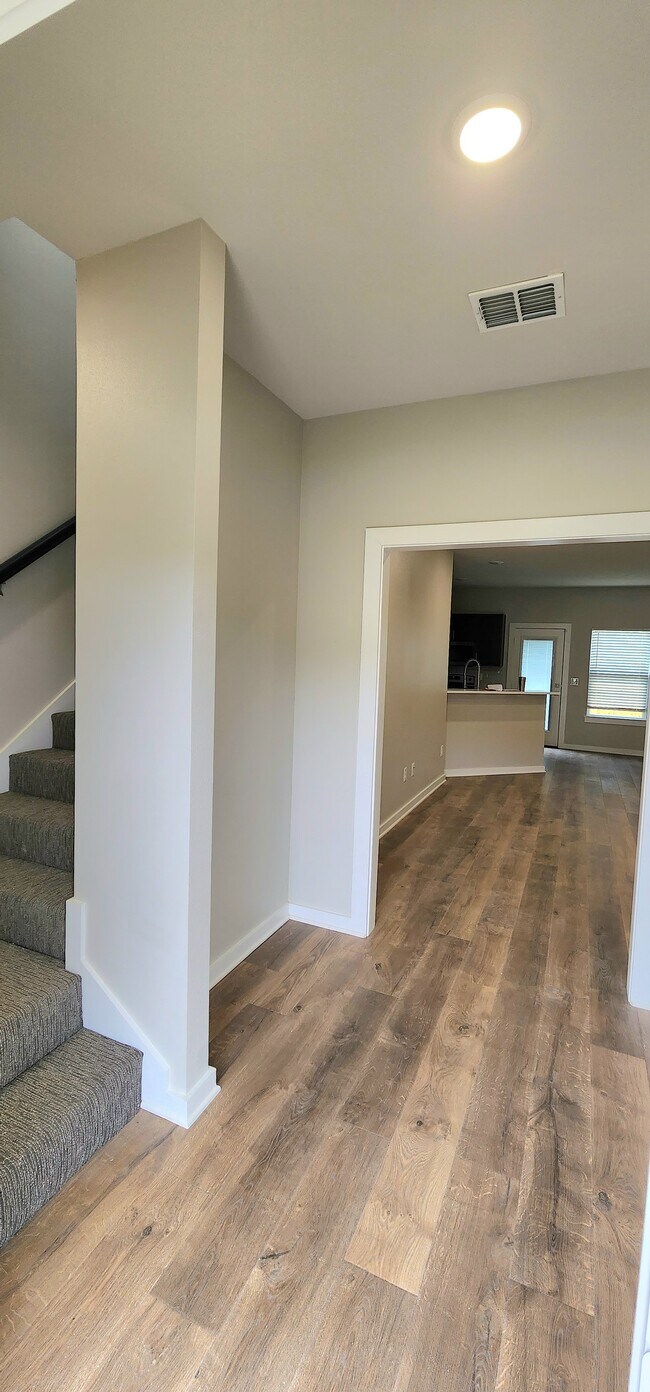 Entry - 10613 Brothers Ln