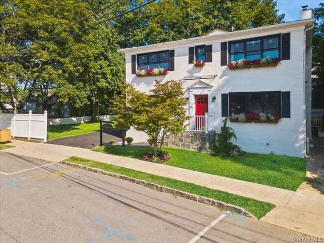 Photo - 25 Van Duzen Pl