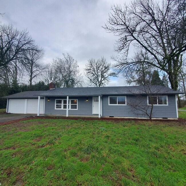 Pet Friendly Single level, 3 bed: 2 bath h... - Pet Friendly Single level, 3 bed: 2 bath h... House