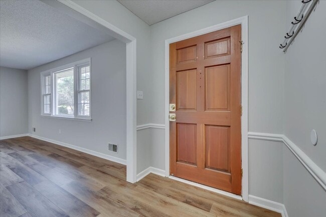 Photo - 3 Bed/2Bath home with garage, sunroom, and shed in Martinez