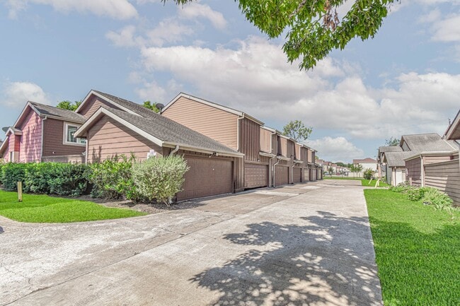 Photo - 12663 Wellington Park Dr Unit DR444