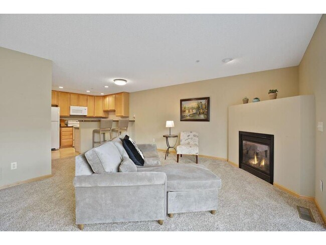 Open floorplan. - 4800 Underwood Ln N
