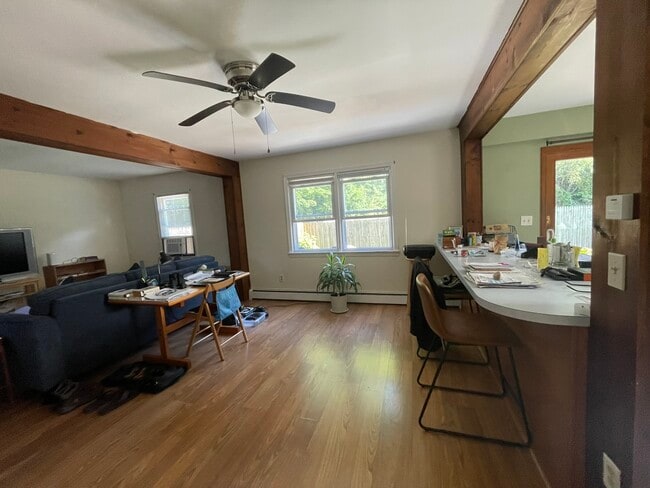 28 Gurley Rd Unit 28 Gurley
