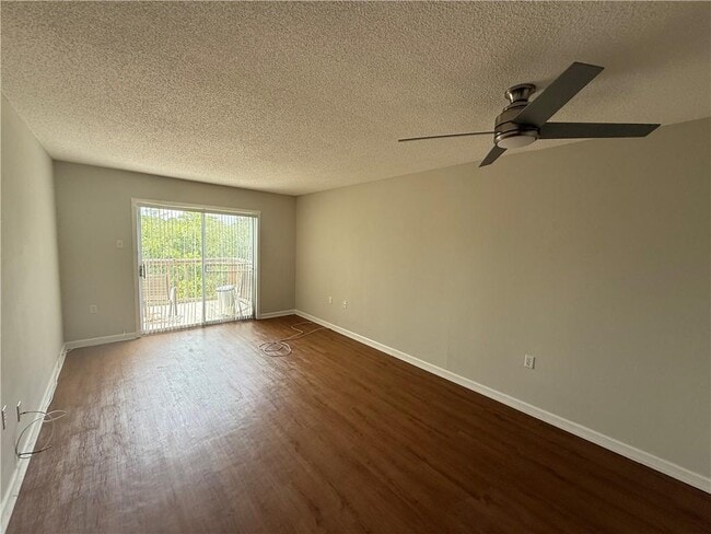 Photo - 332 Riverbend Dr Unit 332