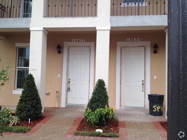 Building Photo - 14657 SW 14th St Rental