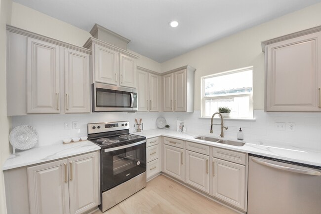 Photo - 703 23rd Ave N