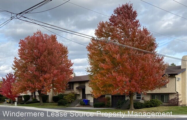 Photo - 3 br, 2 bath House - 5619 S Crestline St