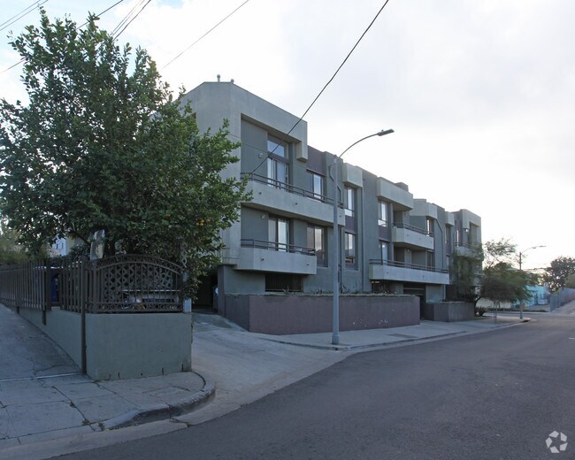 Photo - 4567 Lexington Ave