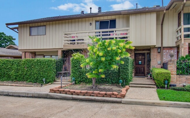 823 S Ripple Creek Dr