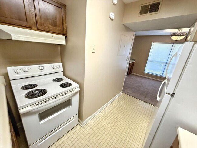 Photo - 3025 Chase Ln