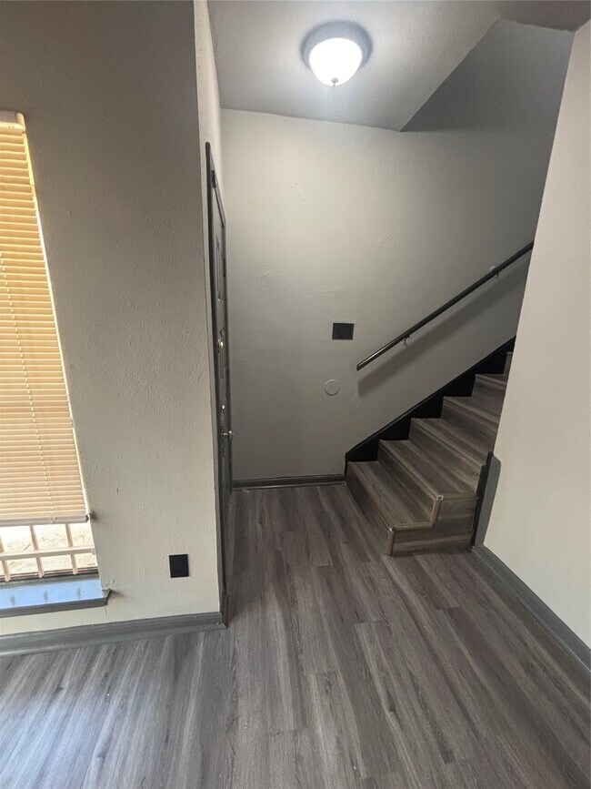 Photo - 8299 Cambridge St