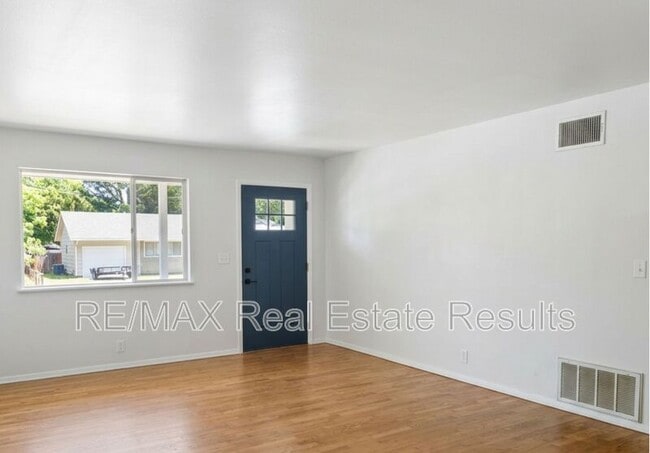 Photo - 113 N Nolan Ave