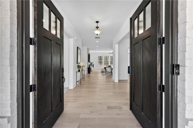 Photo - 512 Cedar Crest Cir