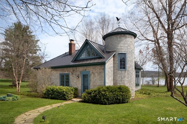 Building Photo - 17 Washinee Heights Rd