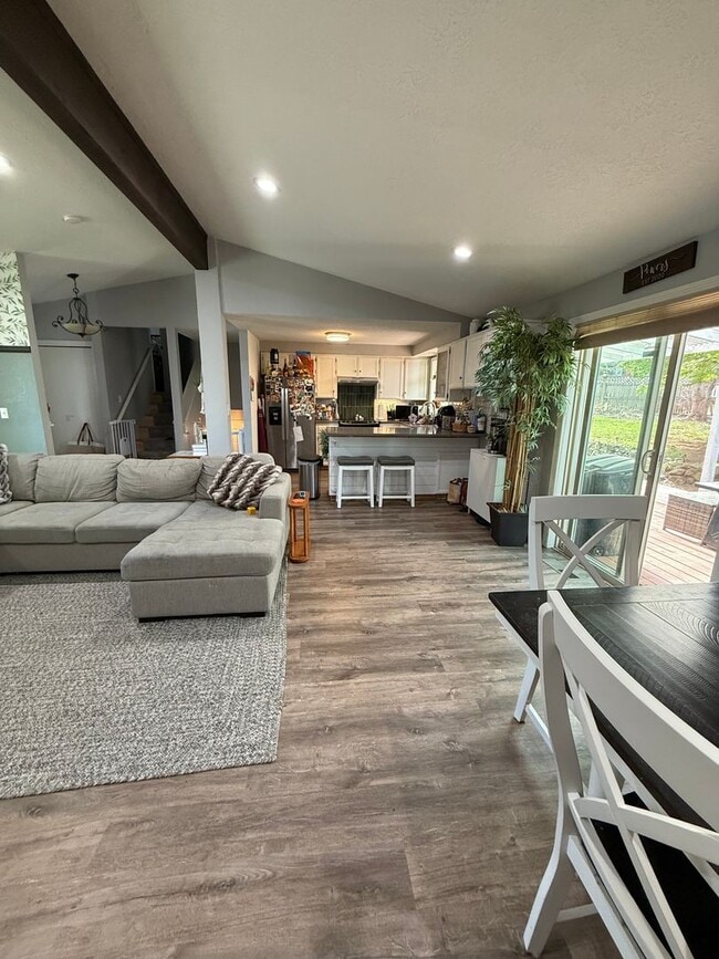 Photo - 3 bed, 2 bath- step into modern comfort