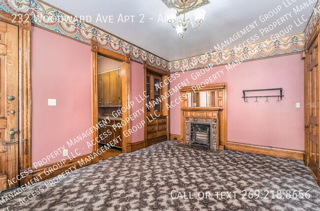Building Photo - 232 Woodward Ave Unit Apt 2