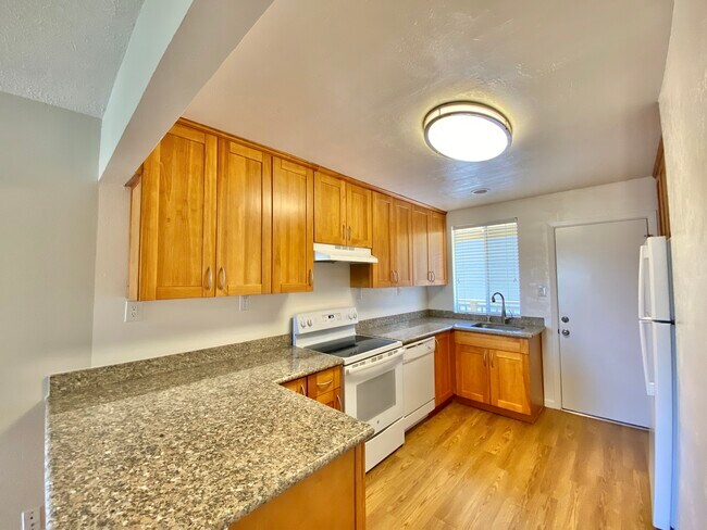 Bernardo Apartments