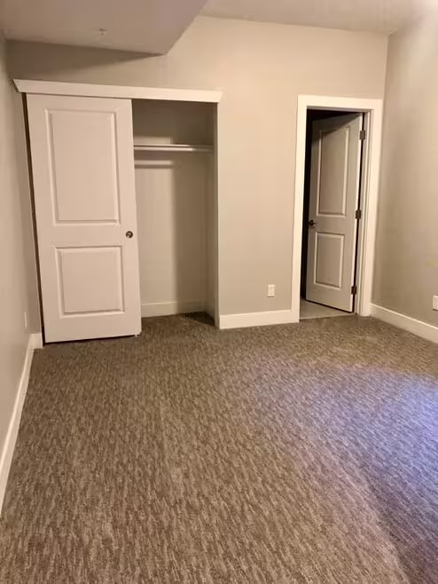 Bedroom 1 with En-Suite Bath