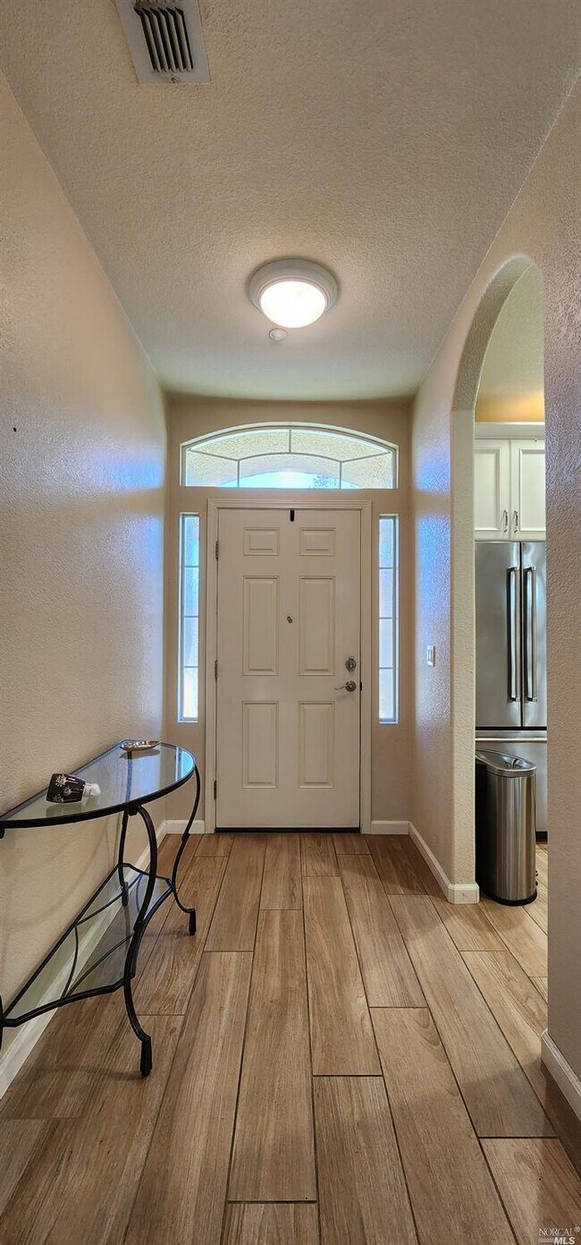 Photo - 406 Endberg Ct