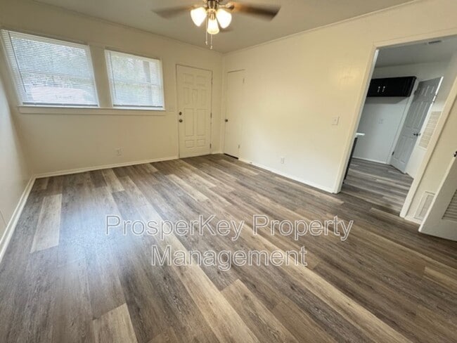 Photo - 323 Tennant Ave