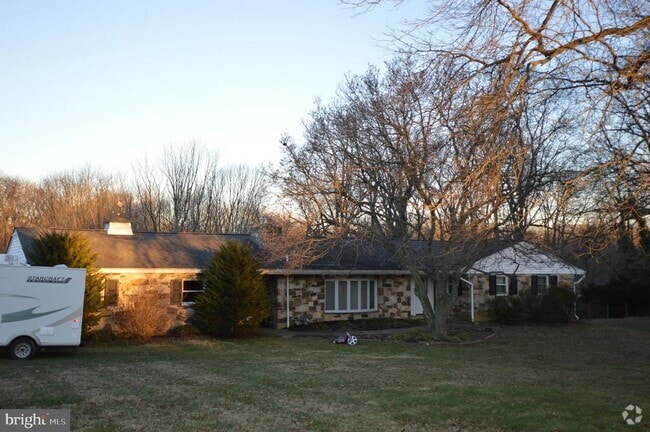 Building Photo - 373 Cheyney Rd Rental