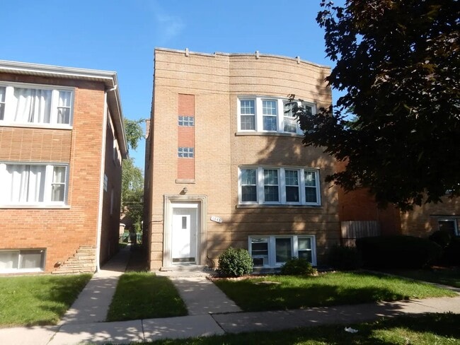 Building Photo - 1845 Grove Ave Unit 2 top floor