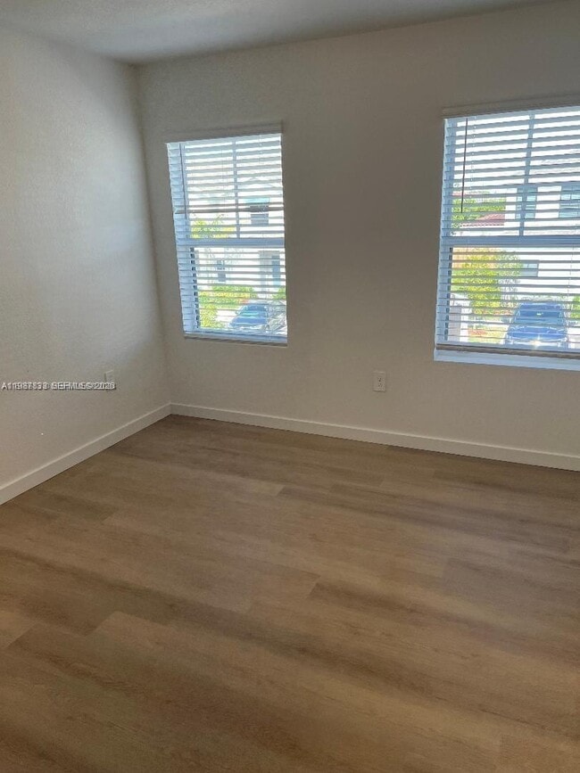 Photo - 334 NE 1st St