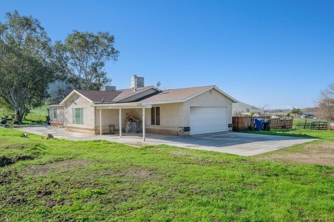 Photo - Peaceful Country Living on Thermal Road 3 ...