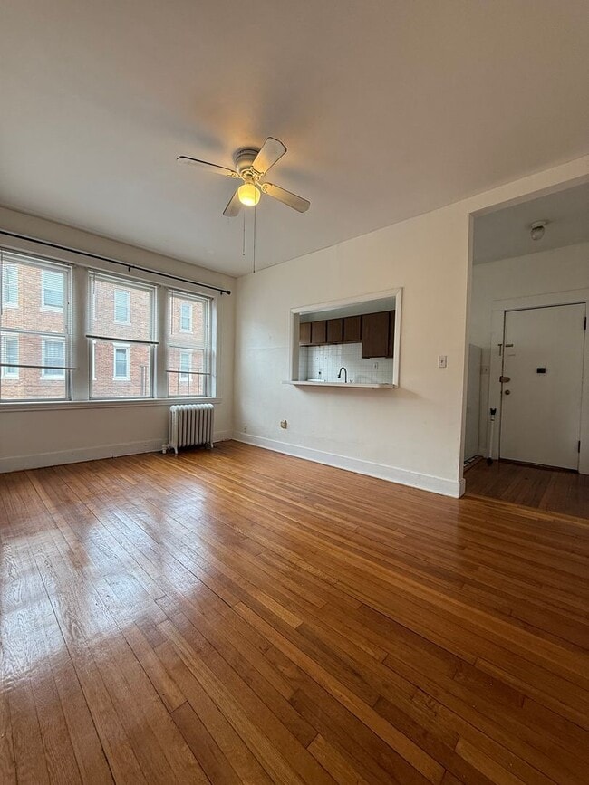 Building Photo - Nice, Sunny, Sunny, Spacious and Affordable Allston 2 Bed Available NOW.  NO FEE
