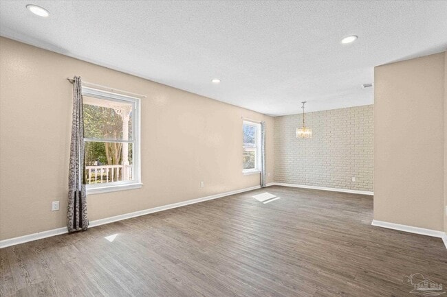 Photo - 8229 Ridgefield Rd