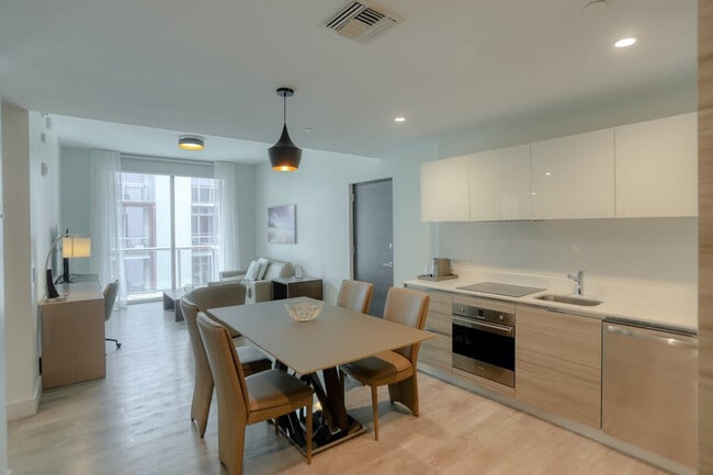 Building Photo - 209 N Ocean Dr Rental
