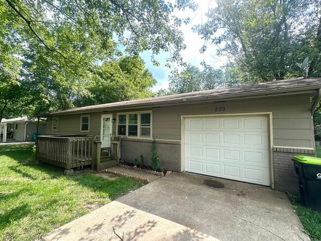 Photo - 209 S Dale Ave