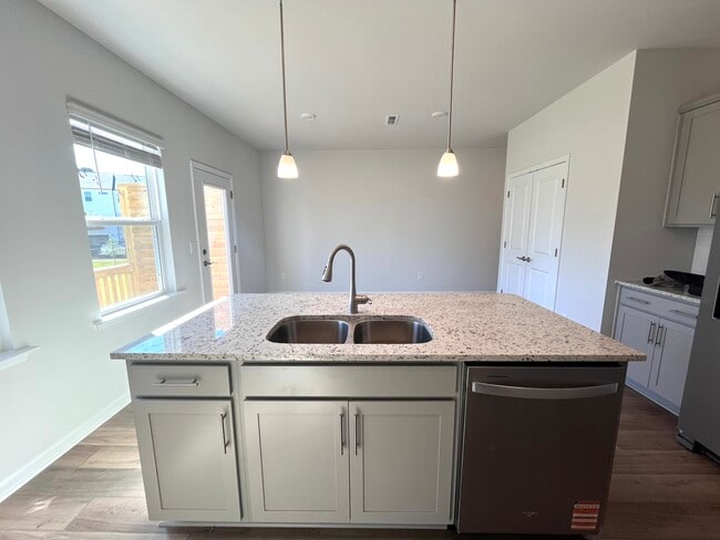 Photo - 2811 Farmhouse Dr