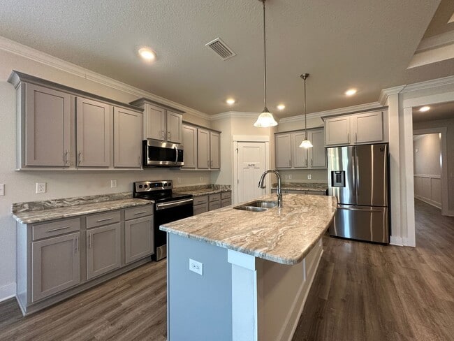 Photo - 4 Bedroom 3 Bath Craftsman Style Home off ...