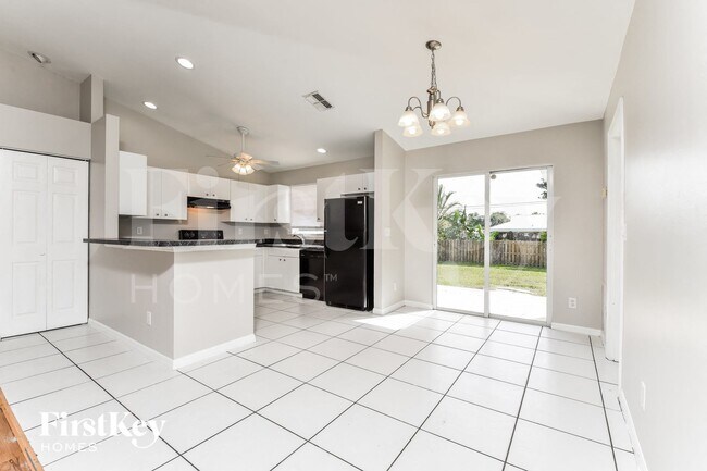 Photo - 19039 Coconut Rd