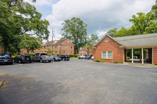 Photo - Bright & Modern Renovated 1-Bedroom Condo ...