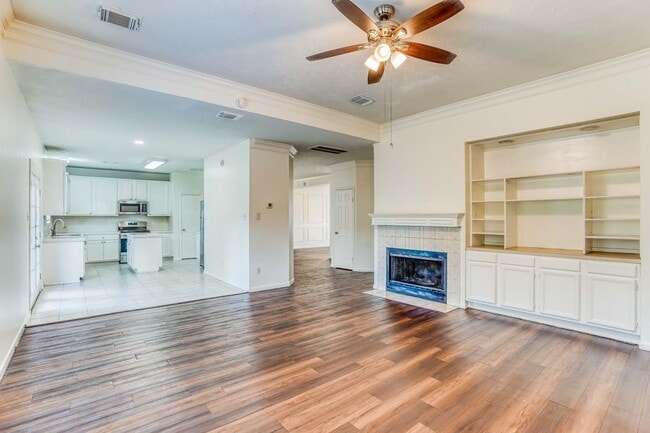 Photo - 8022 Willancy Ln