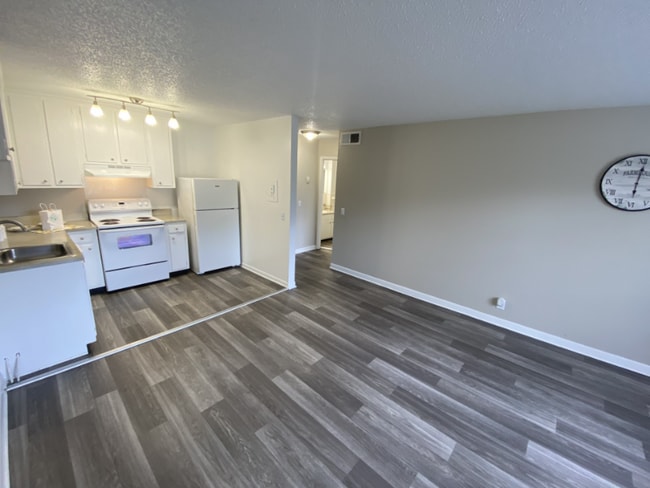 Photo - 1005 Hickory Hill Ln Unit B207