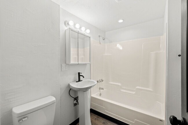 Photo - 1605 Westmont Avenue