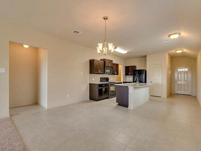 Photo - 3 Bed 2 Bath Home with Fenced Back Yard