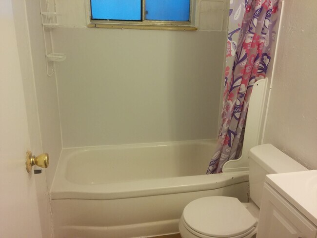 Photo - 3453 W Kenyon Ave