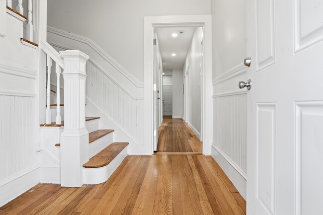 53 Woodford St Unit 1